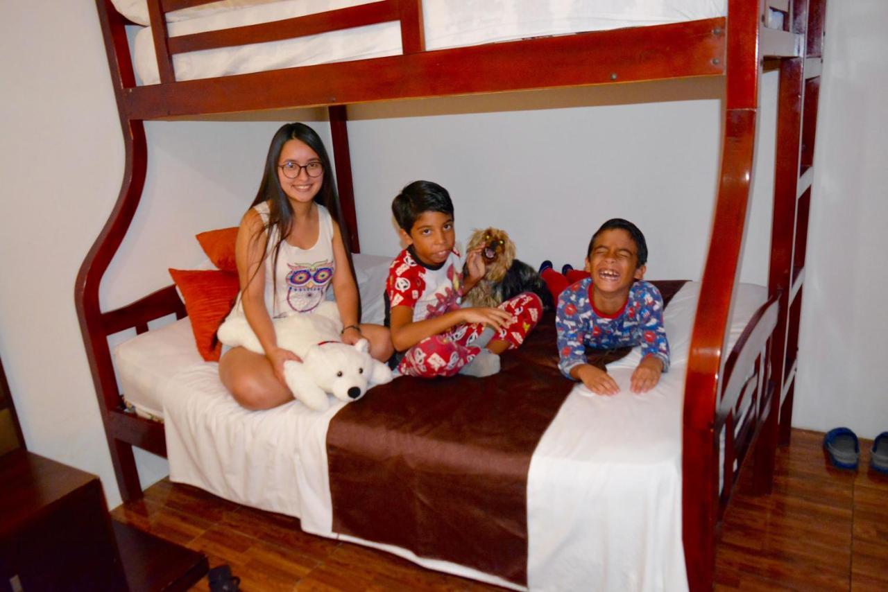 Hostal Villa 97 กวายากิล ภายนอก รูปภาพ
