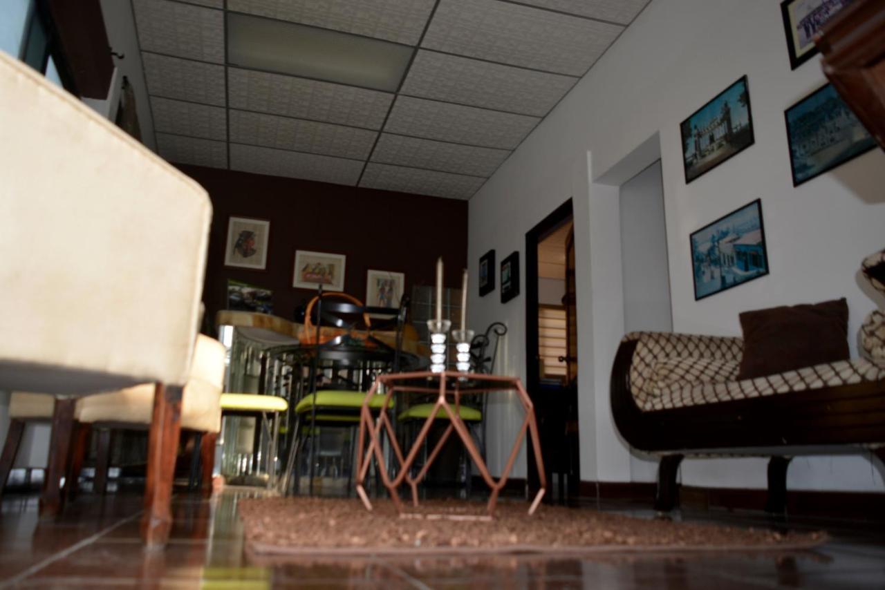 Hostal Villa 97 กวายากิล ภายนอก รูปภาพ