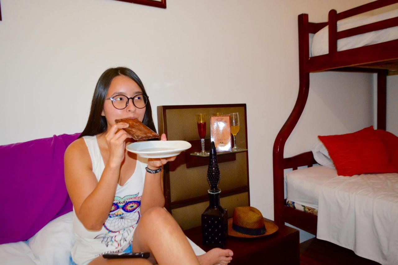 Hostal Villa 97 กวายากิล ภายนอก รูปภาพ