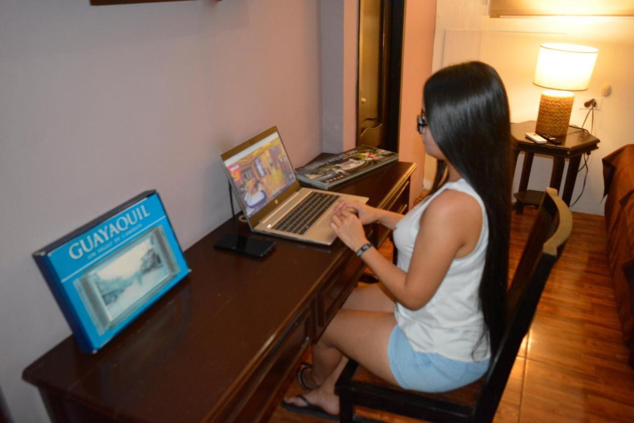 Hostal Villa 97 กวายากิล ภายนอก รูปภาพ