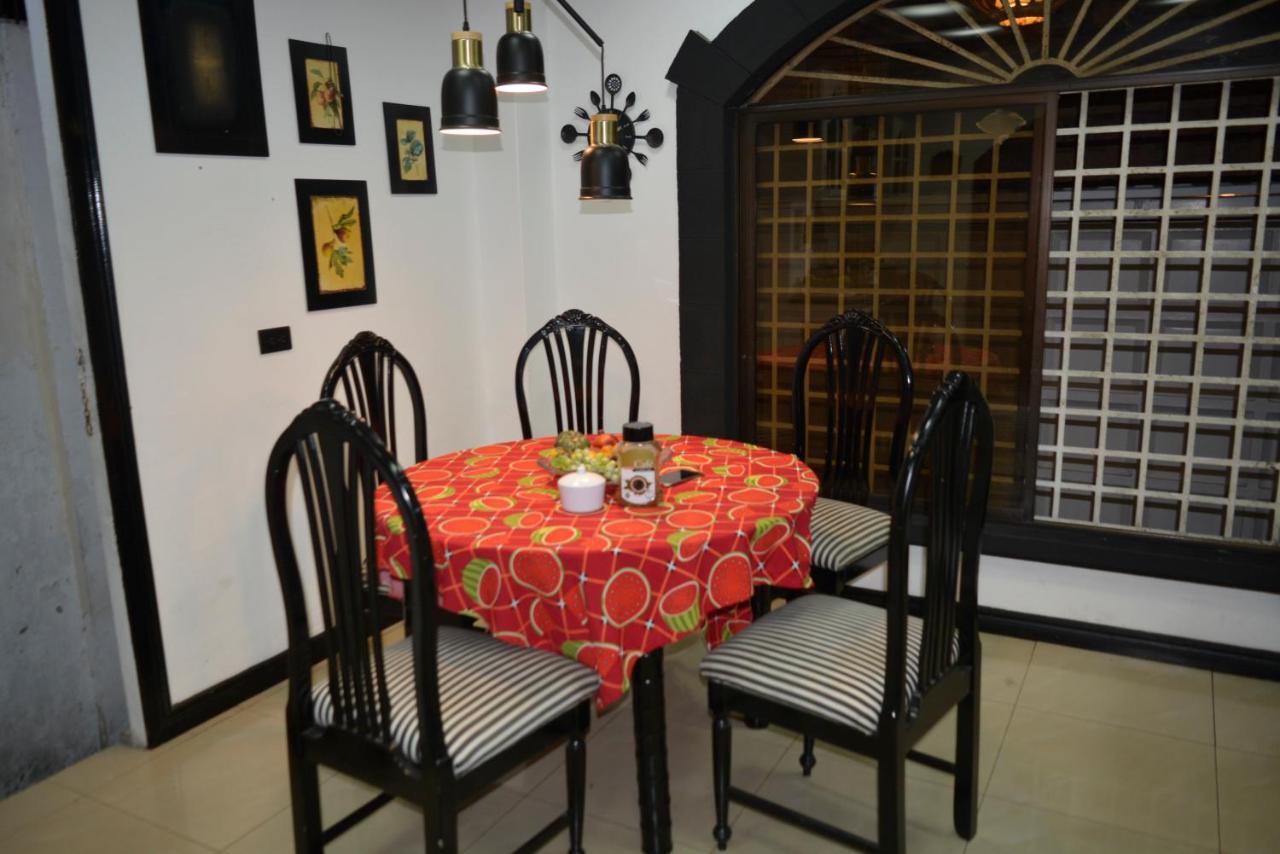 Hostal Villa 97 กวายากิล ภายนอก รูปภาพ