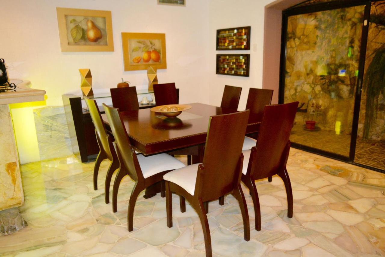 Hostal Villa 97 กวายากิล ภายนอก รูปภาพ