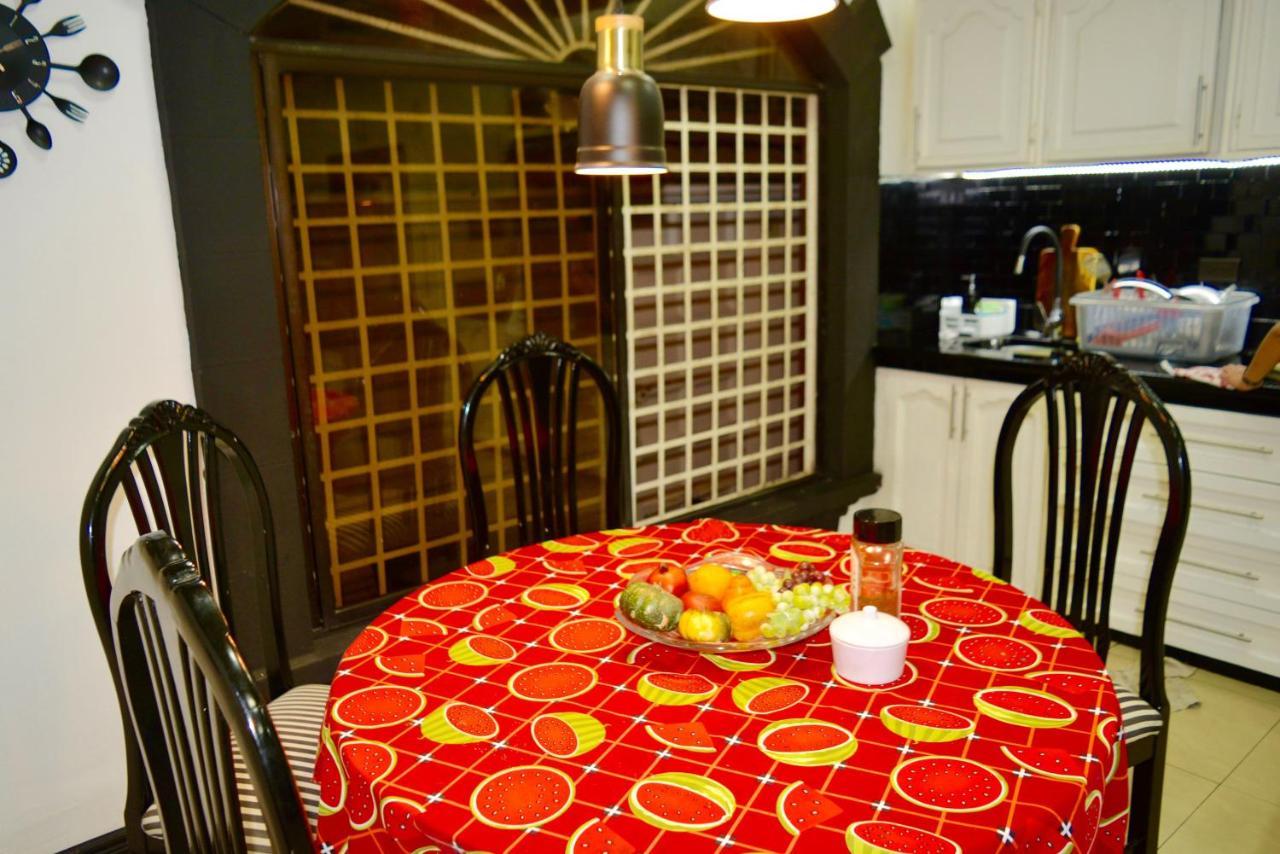 Hostal Villa 97 กวายากิล ภายนอก รูปภาพ