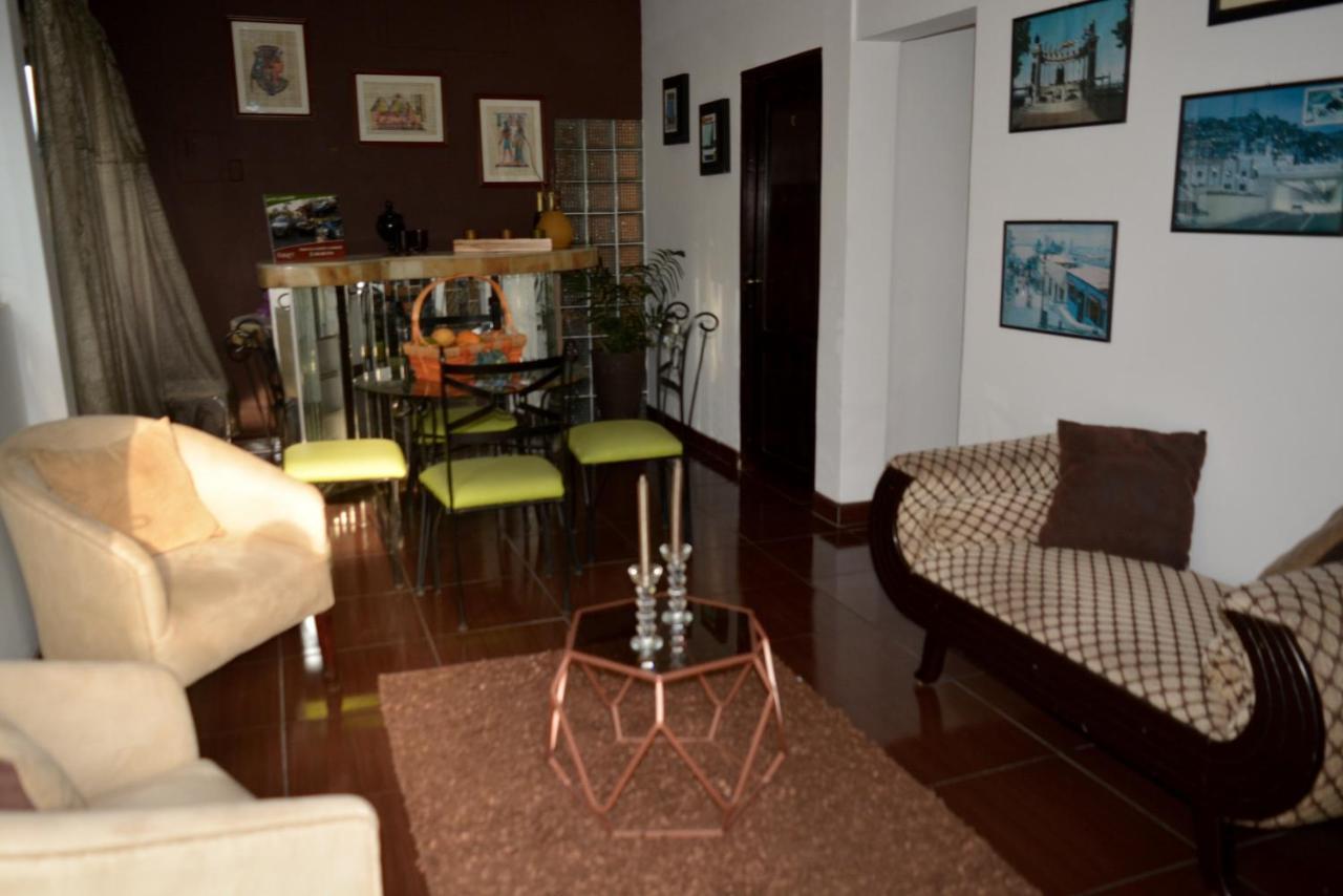 Hostal Villa 97 กวายากิล ภายนอก รูปภาพ