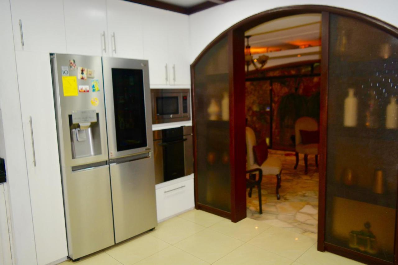Hostal Villa 97 กวายากิล ภายนอก รูปภาพ