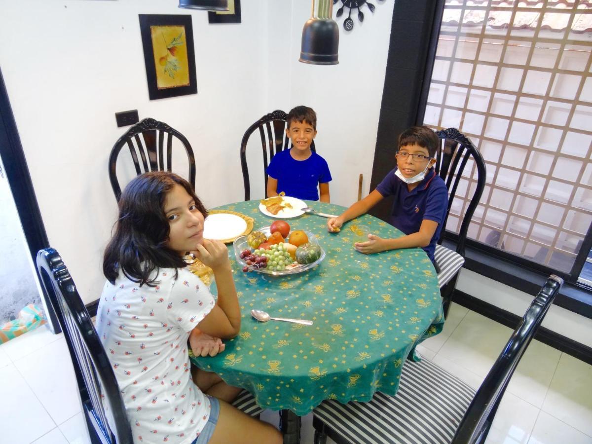 Hostal Villa 97 กวายากิล ภายนอก รูปภาพ