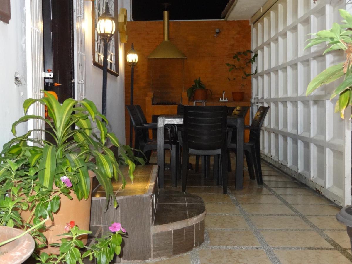 Hostal Villa 97 กวายากิล ภายนอก รูปภาพ