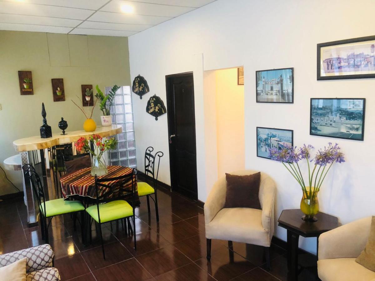 Hostal Villa 97 กวายากิล ภายนอก รูปภาพ